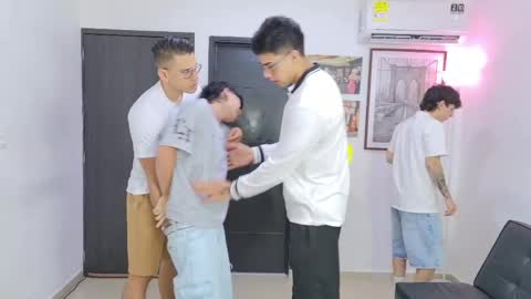 Team Cris Darwin- Fernando- Stiven- David online show from May 2026 11:18:02 AM