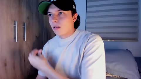 Snapshot of mastrangelo_x chatting on June 2026 04:44:02 AM mastrangelo_x online show from June 2026 04:44:02 AM