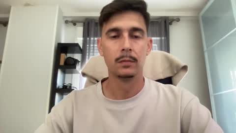 Aaron online show from October 2025 02:39:02 PM