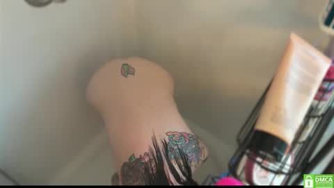 Snapshot of matchingtracksuits chatting on March 2025 02:42:02 PM Jer and Kel online show from March 2025 02:42:02 PM