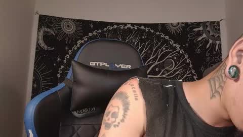 Snapshot of mateo60_ chatting on October 2025 10:55:02 PM Mateo online show from October 2025 10:55:02 PM