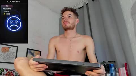 Snapshot of mateo_hunter chatting on December 2025 03:22:02 AM MATEO HUNTER online show from December 2025 03:22:02 AM