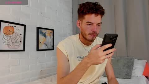 Snapshot of mateo_hunter chatting on December 2025 07:04:02 AM MATEO HUNTER online show from December 2025 07:04:02 AM