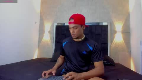 Mateo and Noah online show from November 2025 04:28:02 PM