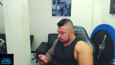 Snapshot of mateosexyhot22 chatting on April 2026 05:29:01 PM Mateo online show from April 2026 05:29:01 PM