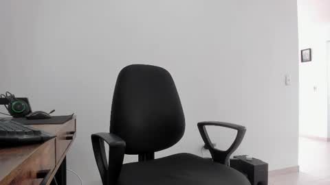 Matheus     online show from October 2025 02:40:01 PM