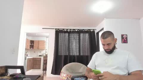 Matheus     online show from April 2026 08:57:02 PM