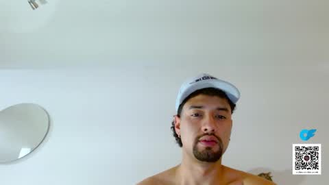 Snapshot of mathew444 chatting on November 2025 09:25:01 PM STRURIBE ON INSTAGRAM online show from November 2025 09:25:01 PM