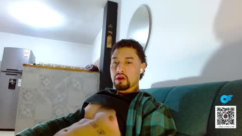 Snapshot of mathew444 chatting on November 2025 11:10:03 AM STRURIBE ON INSTAGRAM online show from November 2025 11:10:03 AM