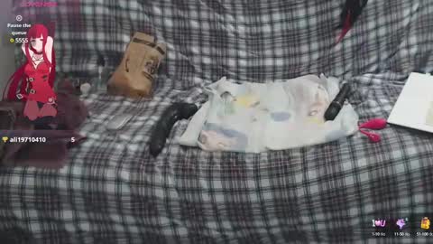 Snapshot of mathurin37 chatting on February 2025 03:18:02 PM LooLa online show from February 2025 03:18:02 PM