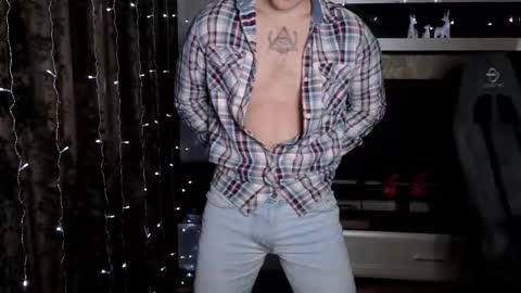 Snapshot of matt_aniston chatting on December 2024 06:01:02 PM Matt online show from December 2024 06:01:02 PM