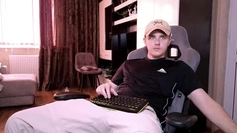 Snapshot of matt_aniston chatting on February 2025 12:33:01 PM Matt online show from February 2025 12:33:01 PM