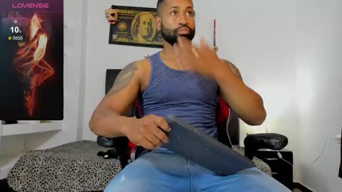 matt rodriguez92 online show from November 2025 10:52:02 AM