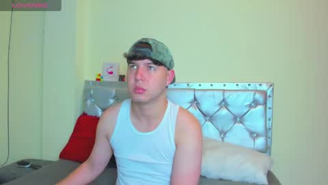 Snapshot of matthew_gill chatting on May 2026 12:12:01 PM matthewlatinc online show from May 2026 12:12:01 PM