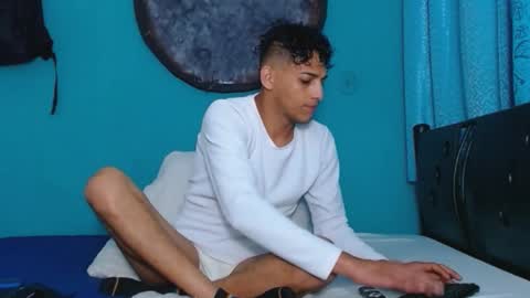 matthew_hawk19 online show from March 2025 04:50:02 AM