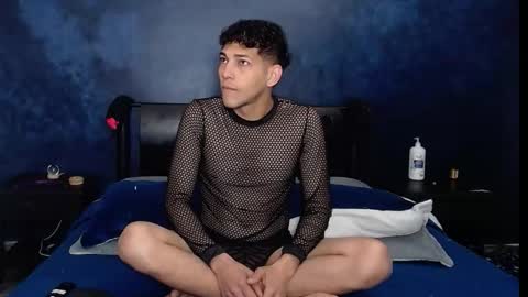 matthew_hawk19 online show from February 2026 12:27:01 PM