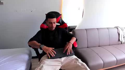 Snapshot of matthewcullenn chatting on December 2025 07:56:02 PM Matthew online show from December 2025 07:56:02 PM