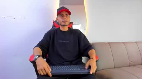 Snapshot of matthewcullenn chatting on December 2025 08:47:02 PM Matthew online show from December 2025 08:47:02 PM