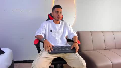 Snapshot of matthewcullenn chatting on December 2025 06:14:01 PM Matthew online show from December 2025 06:14:01 PM