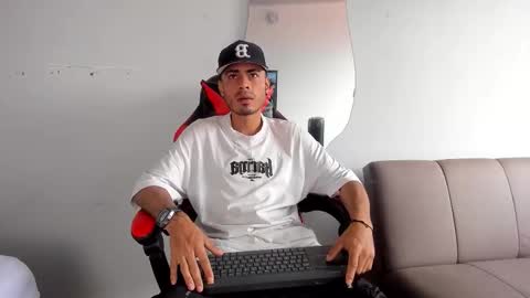 Snapshot of matthewcullenn chatting on December 2025 05:30:01 PM Matthew online show from December 2025 05:30:01 PM