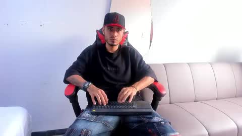 Snapshot of matthewcullenn chatting on December 2025 05:53:01 PM Matthew online show from December 2025 05:53:01 PM