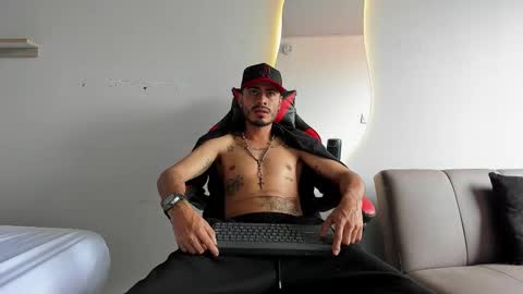 Snapshot of matthewcullenn chatting on January 2026 09:07:02 PM Matthew online show from January 2026 09:07:02 PM