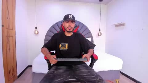 Snapshot of matthewcullenn chatting on February 2026 07:41:02 PM Matthew online show from February 2026 07:41:02 PM