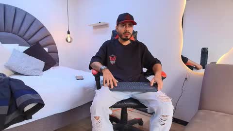 Snapshot of matthewcullenn chatting on February 2026 09:03:02 PM Matthew online show from February 2026 09:03:02 PM