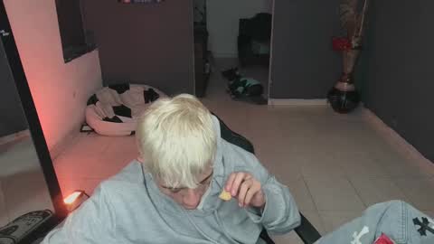 mattias     online show from March 2025 02:21:01 AM