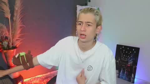 mattias     online show from October 2025 03:14:02 AM