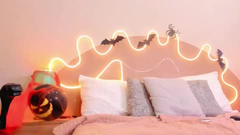  M A T T Y  online show from October 2025 08:29:01 PM