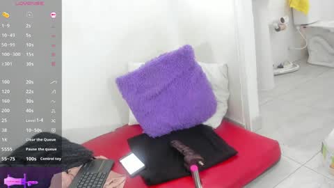 Snapshot of mature_gold1 chatting on April 2026 12:17:02 PM danna mature online show from April 2026 12:17:02 PM