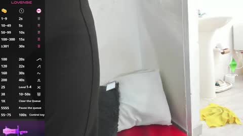 Snapshot of mature_gold1 chatting on May 2026 12:01:01 PM danna mature online show from May 2026 12:01:01 PM