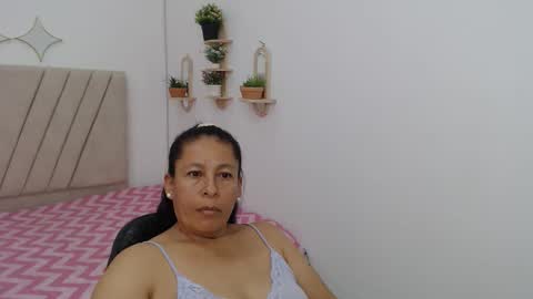 Snapshot of mature_martina_ chatting on April 2026 08:24:01 AM Martina online show from April 2026 08:24:01 AM