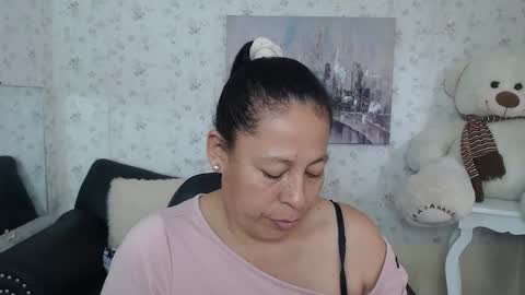 Snapshot of mature_martina_ chatting on May 2026 08:48:02 PM Martina online show from May 2026 08:48:02 PM