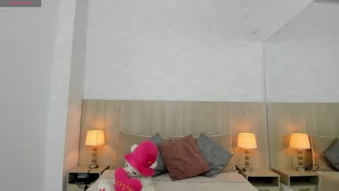 Vayolet Castro online show from April 2026 11:16:01 AM