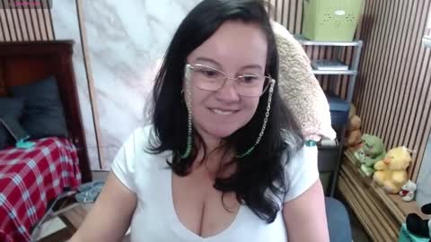 Sonia online show from April 2026 10:44:01 PM