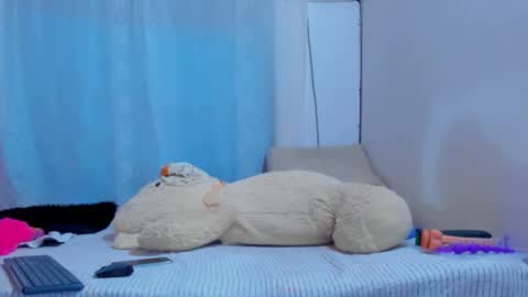 Snapshot of maturealicia chatting on October 2025 04:01:02 AM Alicia STREAMING SCHEDULE 1400 - 2130 GMT-5 online show from October 2025 04:01:02 AM