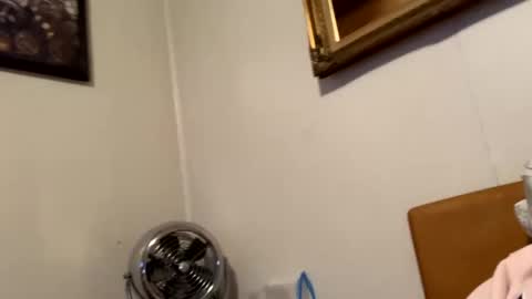 Snapshot of maturejerky chatting on October 2025 06:18:01 PM maturejerky online show from October 2025 06:18:01 PM