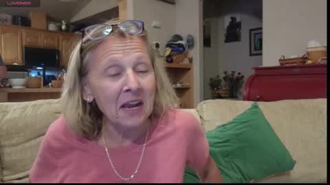 Snapshot of matureluvin chatting on September 2025 02:35:02 AM JustUs online show from September 2025 02:35:02 AM