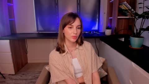 Snapshot of mauddenmon chatting on September 2025 03:27:02 AM Lucy online show from September 2025 03:27:02 AM