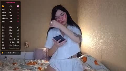 Snapshot of maudhendry chatting on February 2026 08:22:01 AM Mia online show from February 2026 08:22:01 AM