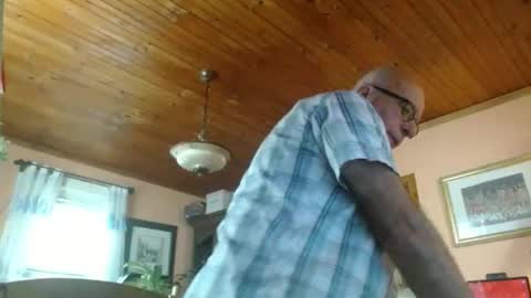 Maurice online show from May 2026 12:44:02 PM
