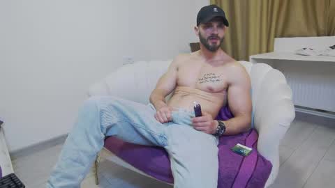 mauro_real_man online show from April 2026 05:48:02 PM