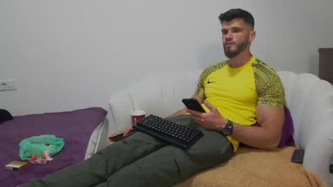 mauro_real_man online show from May 2026 07:20:01 PM