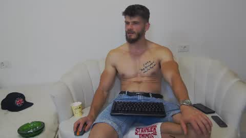 mauro_real_man online show from June 2026 07:40:01 PM