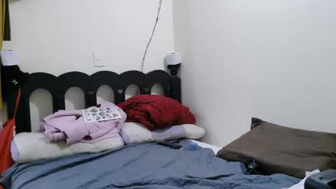 mauroluxandra online show from April 2026 11:31:01 PM