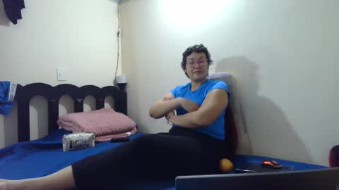 mauroluxandra online show from May 2026 02:34:02 PM