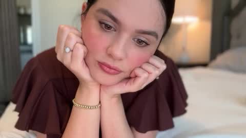 Snapshot of mauve_apple chatting on February 2026 07:53:01 PM Apple online show from February 2026 07:53:01 PM