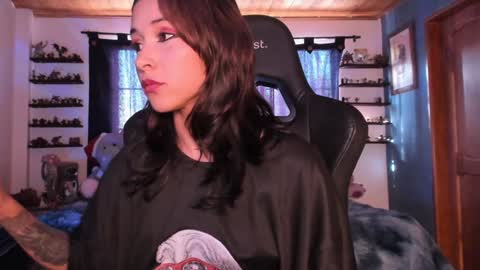 Hilary online show from December 2024 09:19:02 PM